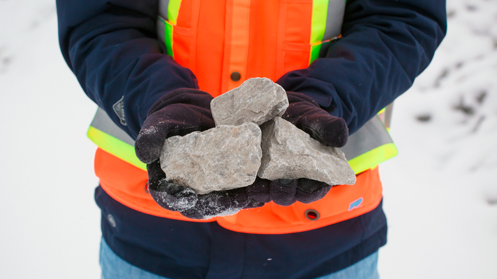 The first shipment of core stone arrived by barge at Essroc Quay in December 2017. This aggregate will be used to build a berm to enclose an area between Essroc Quay and Cousins Quay, which will be filled to create new land.