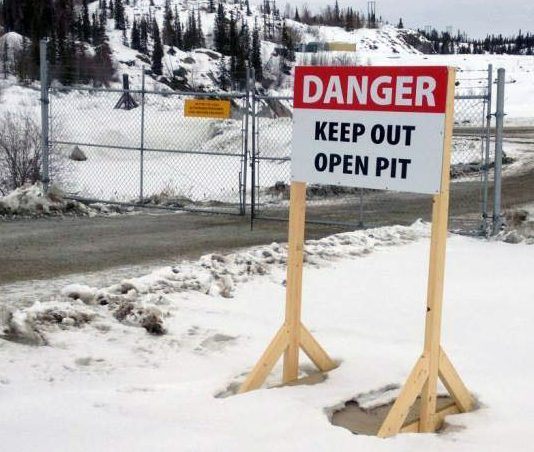 The underground chambers and stopes of the Giant Mine site contain over 237,000 tonnes of arsenic trioxide, and there are 13.5 million tonnes of contaminated tailings spread over 95 hectares.