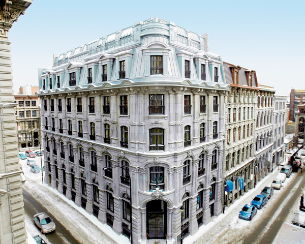 Constructed in 1871, the Gault structure in Montreal was transformed from offices into a hotel in 1999-2002. The EVOQ team (then called FGMDA) under partner-in-charge Julia Gersovitz added an extra storey set back from the mansard and created additional light with the insertion of new dormers.