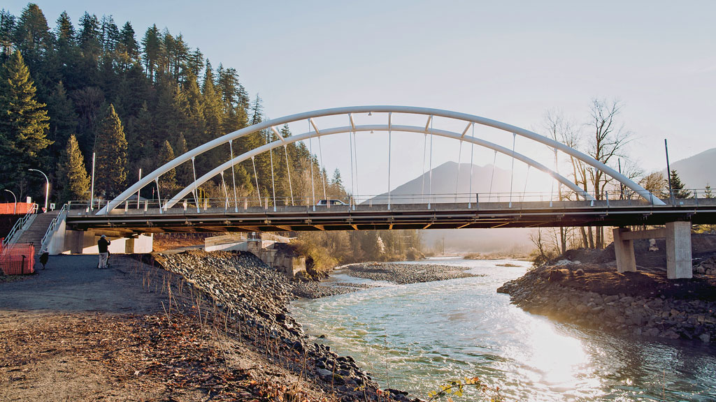 The Vedder Bridge Replacement Project in Chilliwack, B.C. was honoured for major structural design-build excellence at the recent CDBI awards event held in Halifax.