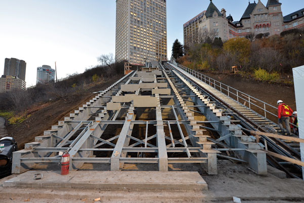 The Mechanized River Valley Access incorporates stairs, an elevator and a 19-metre cantilever lookout named after Frederick G. Todd, a landscape architect who proposed a River Valley park system in the early 1900s.