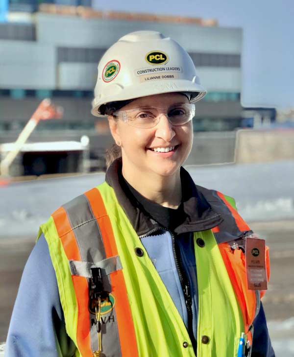 Lilianne Dobbs, PCL’s first female superintendent to hit 25 years with the company, shared the story of her career with this year’s College of Carpenters and Allied Trades graduating class at a ceremony held recently in Vaughan, Ont.