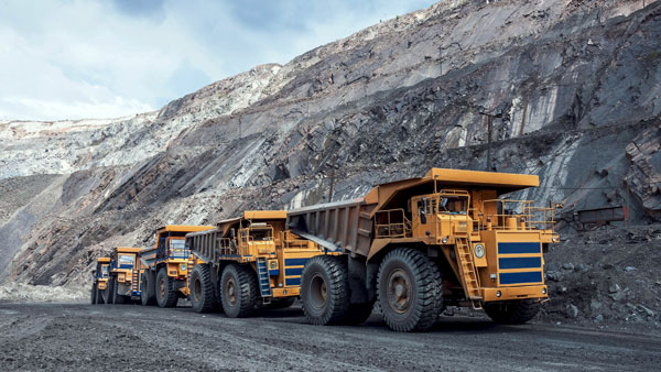 Currently in the mining industry, miners sit in cockpits and remotely operate machines. According to Paul Challoner, VP of network production solutions at Ericsson, 5G technology “gives an order of speed, of gigabytes per second that 4G can’t touch and without latency issues so you can deal with drones, autonomous vehicles, cranes.”